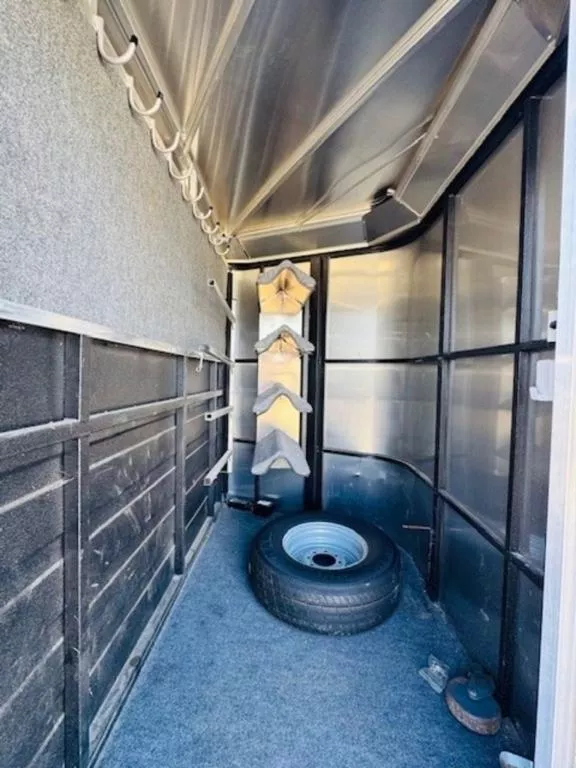 used Horse Trailers Logan Coach  for sale, in Wills Point, AL Thumbnail 6