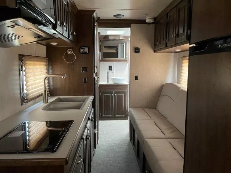 used Toy Haulers Sundowner Trailers  for sale, in Wills Point, TX Thumbnail 7