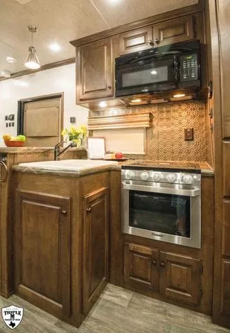 used Toy Haulers Sundowner Trailers  for sale, in Wills Point, AL Thumbnail 6