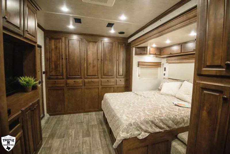 used Toy Haulers Sundowner Trailers  for sale, in Wills Point, TX Thumbnail 18