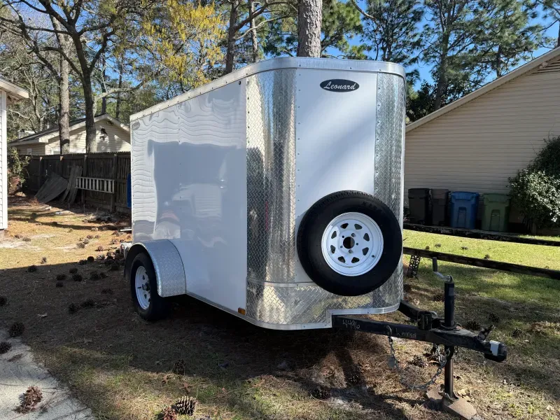 2021 Leonard 4x6 Enclosed Cargo Trailer V-Nose Excellent Condition
