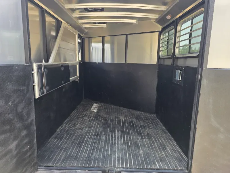 used Horse Trailers Logan Coach  for sale, in Canyon Lake, TX Thumbnail 5