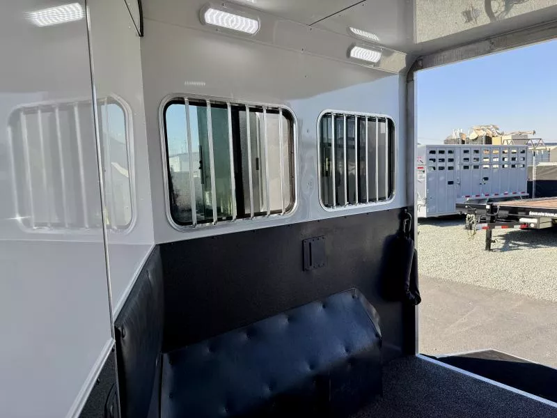 used Horse Trailers Merhow Trailers  for sale, in Galt, CA Thumbnail 24
