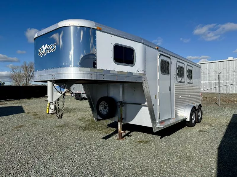 Used 2005 Exiss 2 Horse GN Trailer