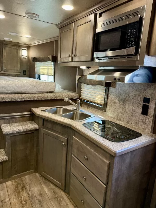used Horse Trailers Merhow Trailers  for sale, in Galt, CA Thumbnail 7