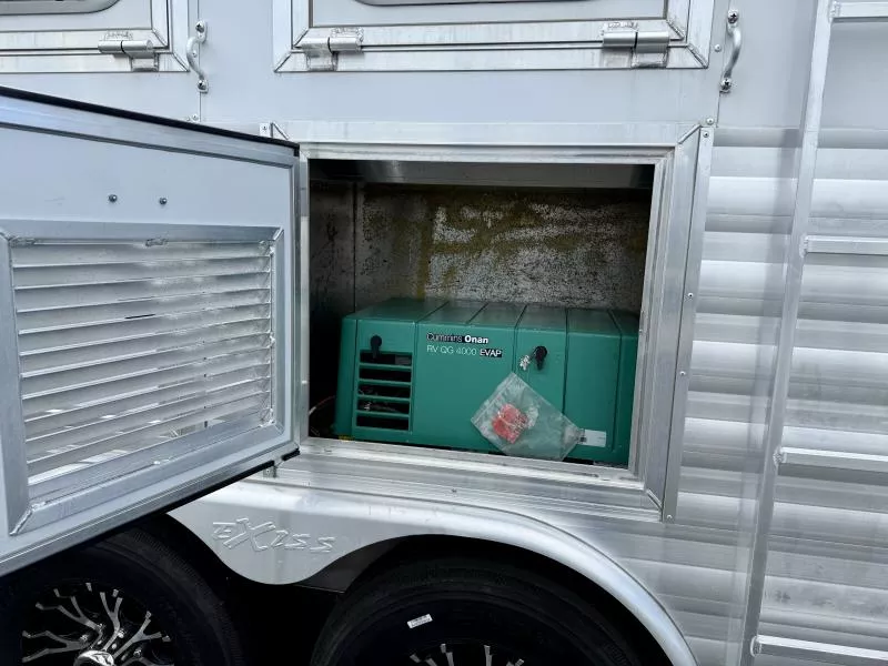 used Horse Trailers Exiss Trailers  for sale, in Galt, CA Thumbnail 33