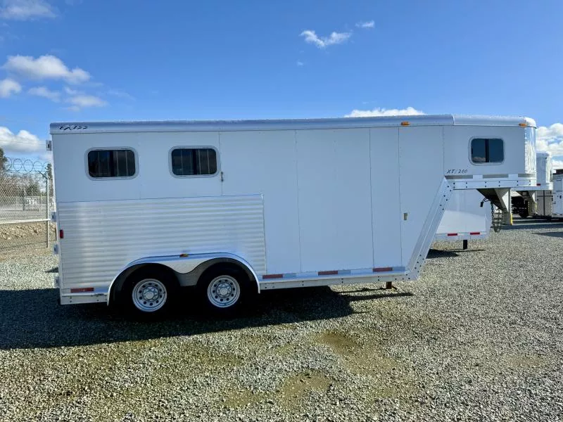 used Horse Trailers Exiss Trailers  for sale, in Galt, CA Thumbnail 18