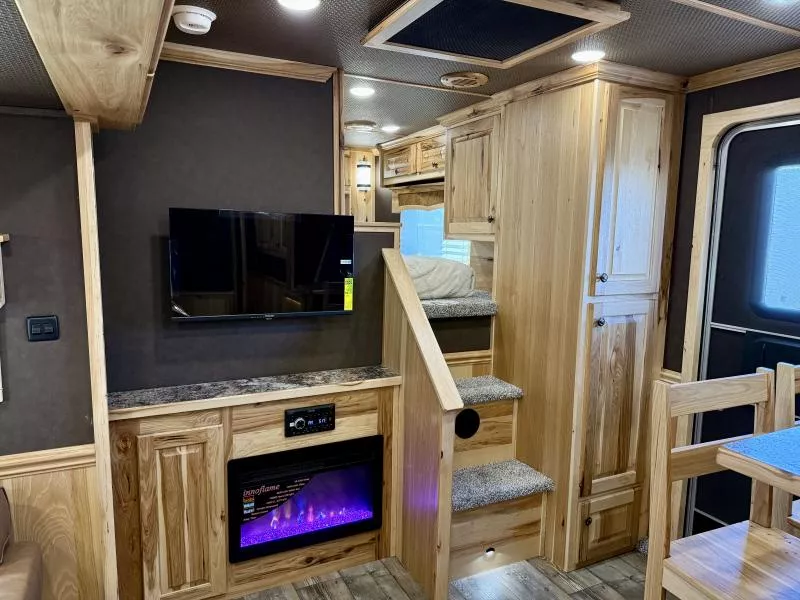 new Horse Trailers Merhow Trailers  for sale, in Galt, CA Thumbnail 5