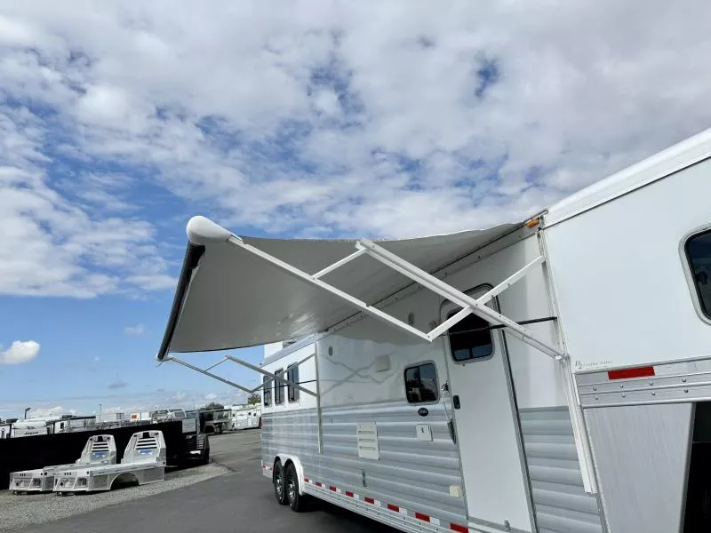 used Horse Trailers Exiss Trailers  for sale, in Galt, CA Thumbnail 18