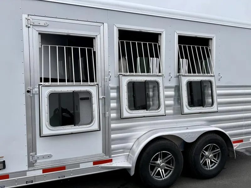 used Horse Trailers Exiss Trailers  for sale, in Galt, CA Thumbnail 28