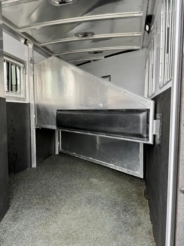 used Horse Trailers Exiss Trailers  for sale, in Galt, CA Thumbnail 22