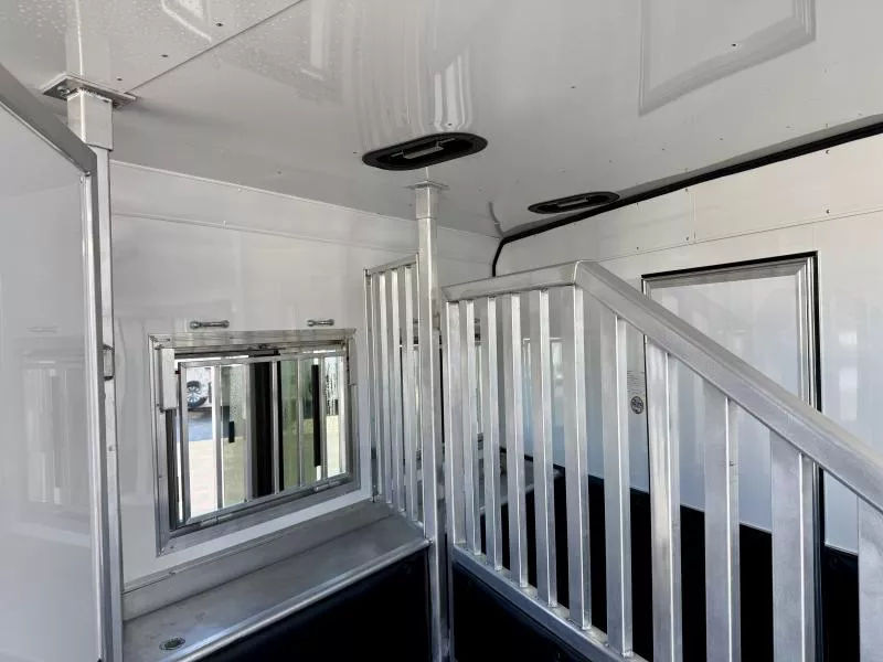 used Horse Trailers Merhow Trailers  for sale, in Galt, CA Thumbnail 21