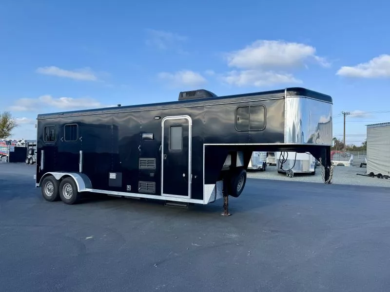 2017 Bison 7208TB 2 Horse LQ Trailer
