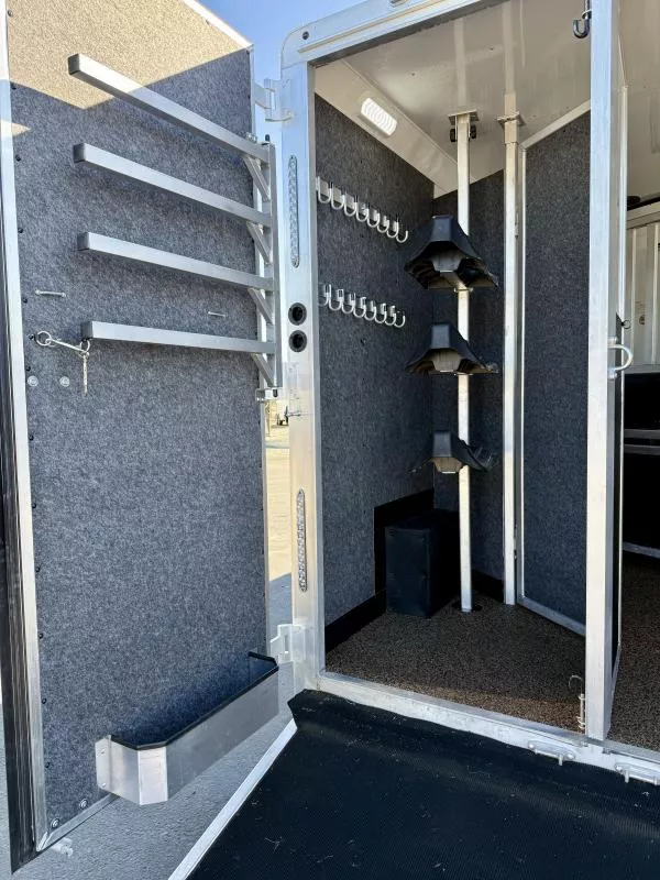 used Horse Trailers Merhow Trailers  for sale, in Galt, CA Thumbnail 19