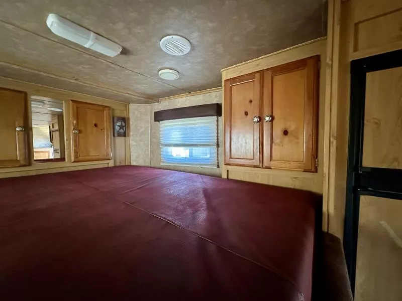 used Horse Trailers Exiss Trailers  for sale, in Galt, CA Thumbnail 18