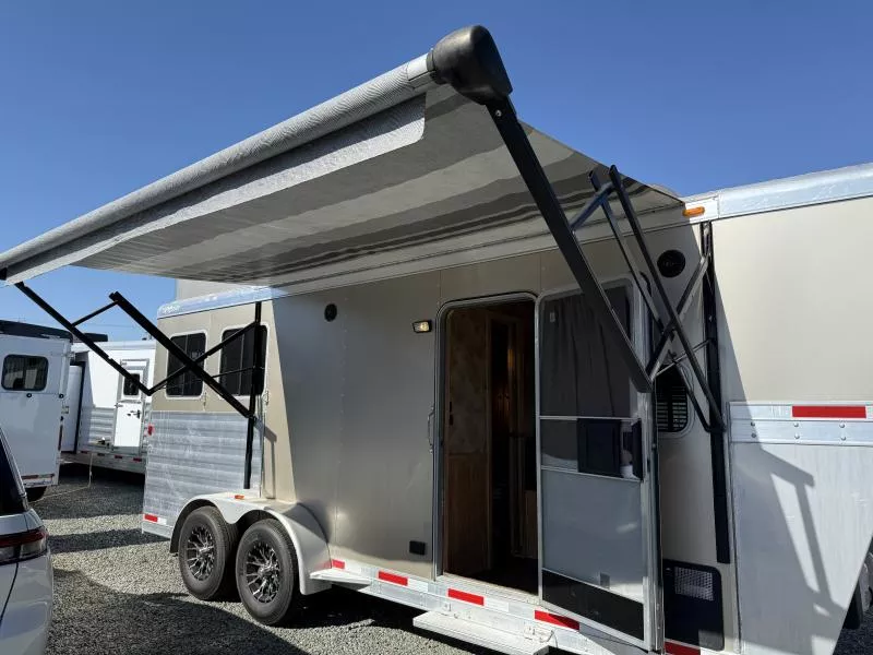 used Horse Trailers Exiss Trailers  for sale, in Galt, CA Thumbnail 4