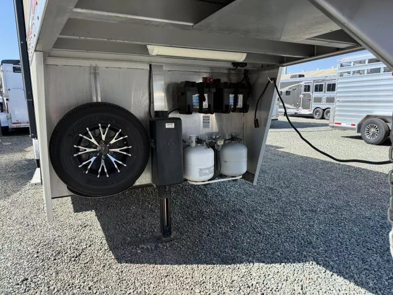 used Horse Trailers Exiss Trailers  for sale, in Galt, CA Thumbnail 3