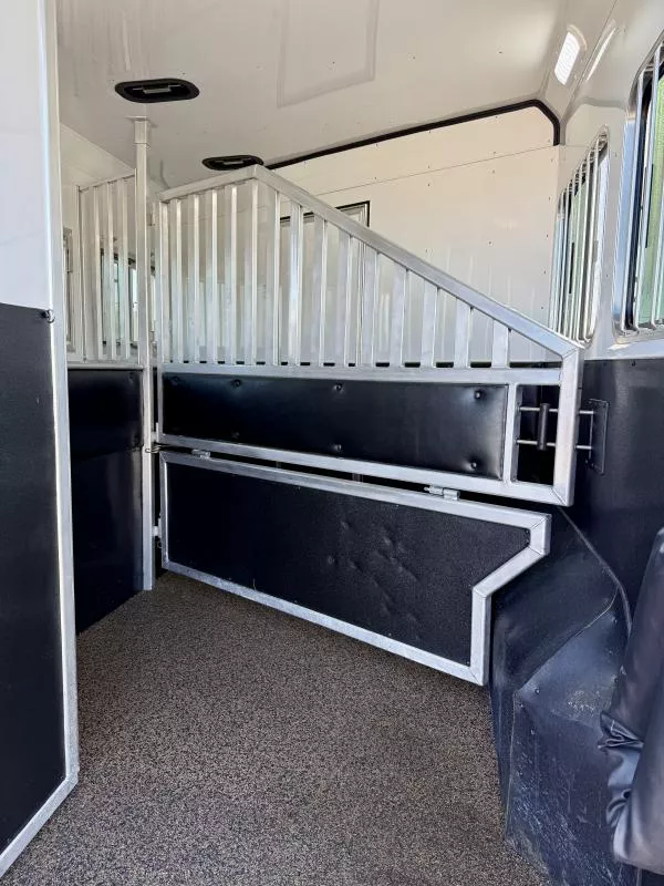 used Horse Trailers Merhow Trailers  for sale, in Galt, CA Thumbnail 20