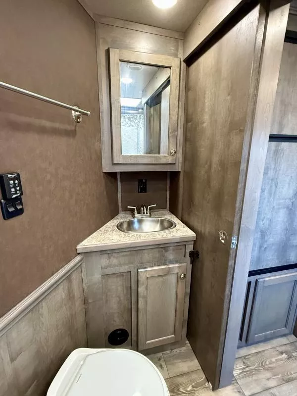used Horse Trailers Merhow Trailers  for sale, in Galt, CA Thumbnail 14