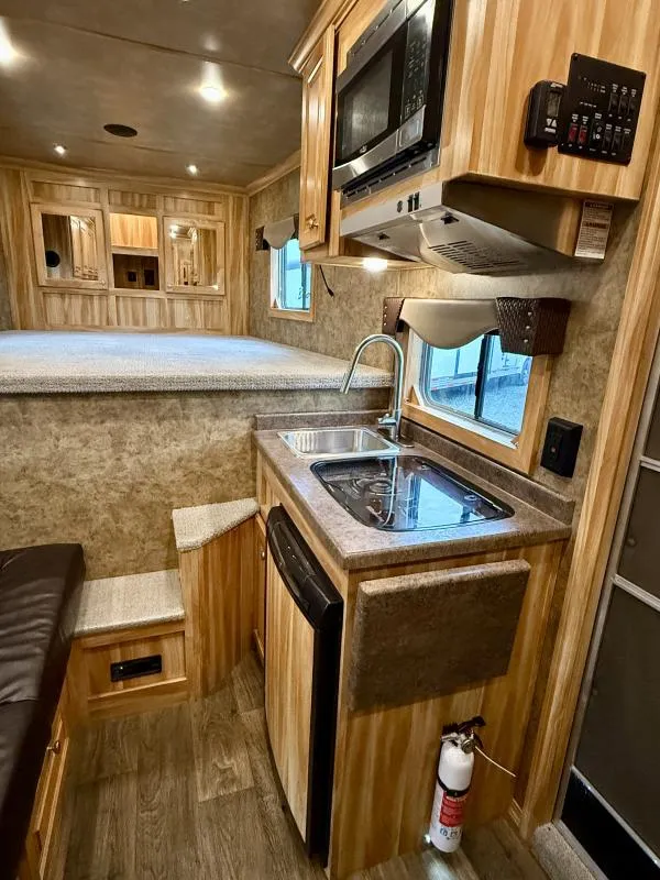 used Horse Trailers Exiss Trailers  for sale, in Galt, CA Thumbnail 8