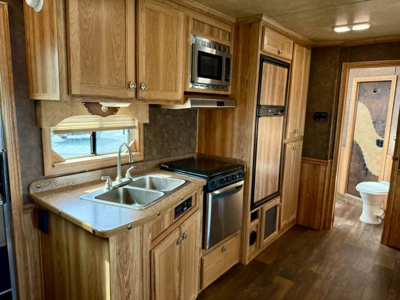 used Horse Trailers Exiss Trailers  for sale, in Galt, CA Thumbnail 10