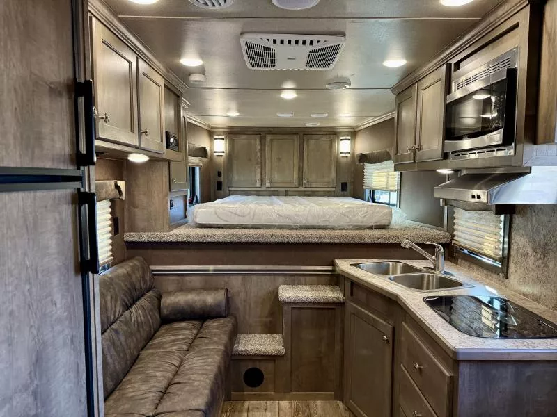 used Horse Trailers Merhow Trailers  for sale, in Galt, CA Thumbnail 3