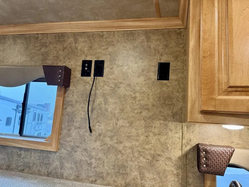 used Horse Trailers Exiss Trailers  for sale, in Galt, CA Thumbnail 7