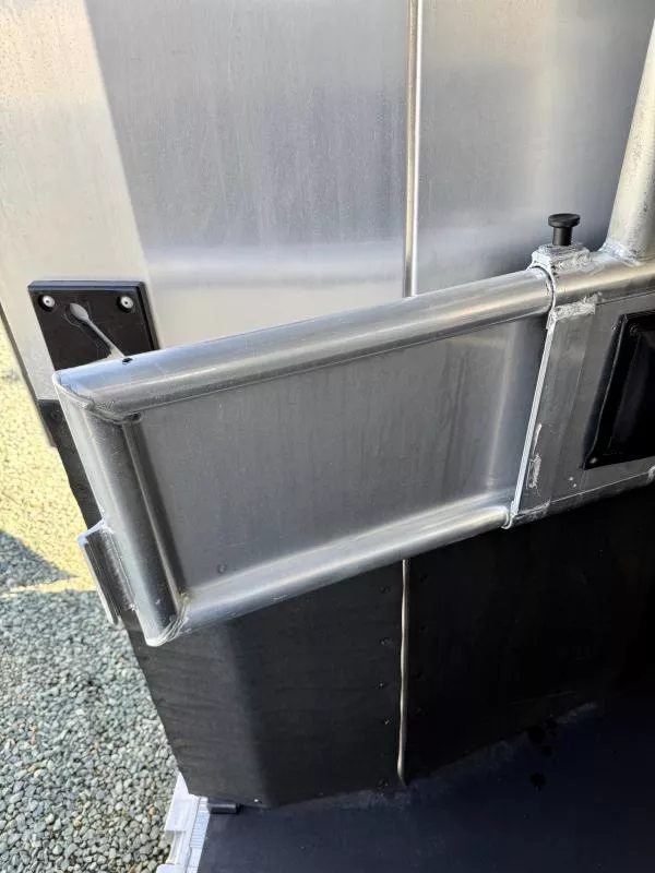 used Horse Trailers Exiss Trailers  for sale, in Galt, CA Thumbnail 14