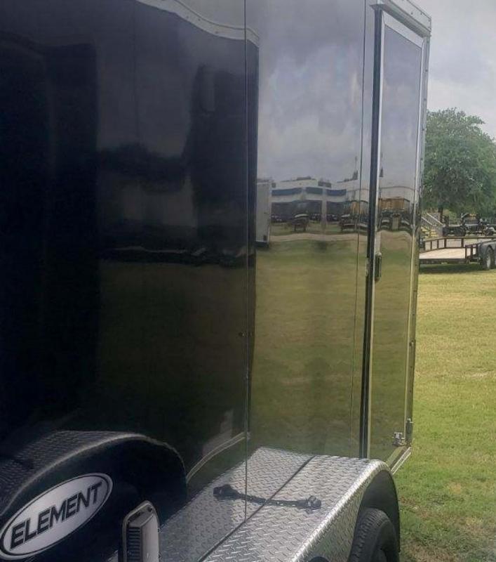 new Cargo (Enclosed) Trailers Look Trailers  for sale, in Fort Worth, TX Thumbnail 3
