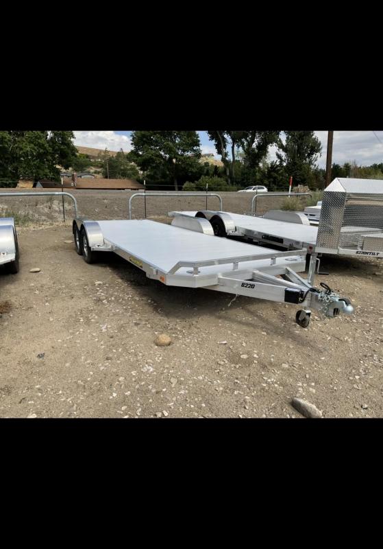 2023 Aluma 8220