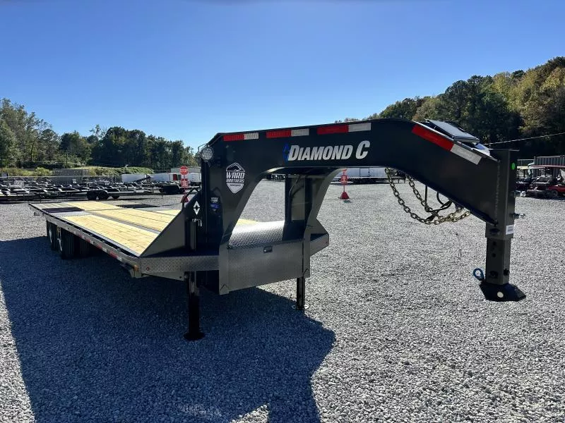 2026 Diamond C Trailers FMAX212 32ft 25K Hydraulic Dove Pacesetter Edition Gooseneck Equipment Trailer