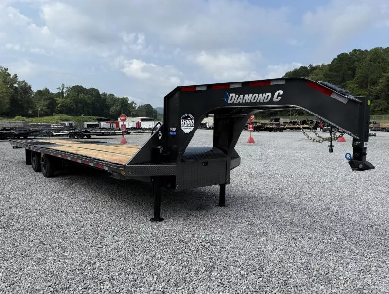 2025 Diamond C Trailers FMAX212SS 32ft 25K Hydraulic Dove Gooseneck Equipment Trailer