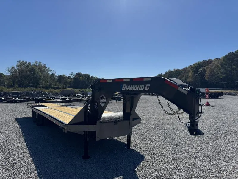 2026 Diamond C Trailers FMAX212 32ft 25K Hydraulic Dove Pacesetter Edition Gooseneck Equipment Trailer