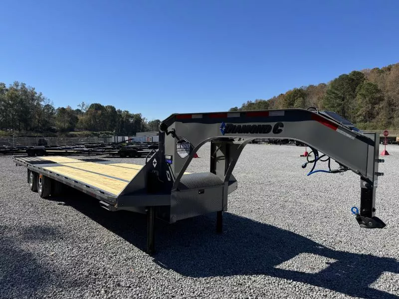 2026 Diamond C Trailers FMAX210 32ft 25K Hydraulic Dove Pacesetter Edition Gooseneck Equipment Trailer