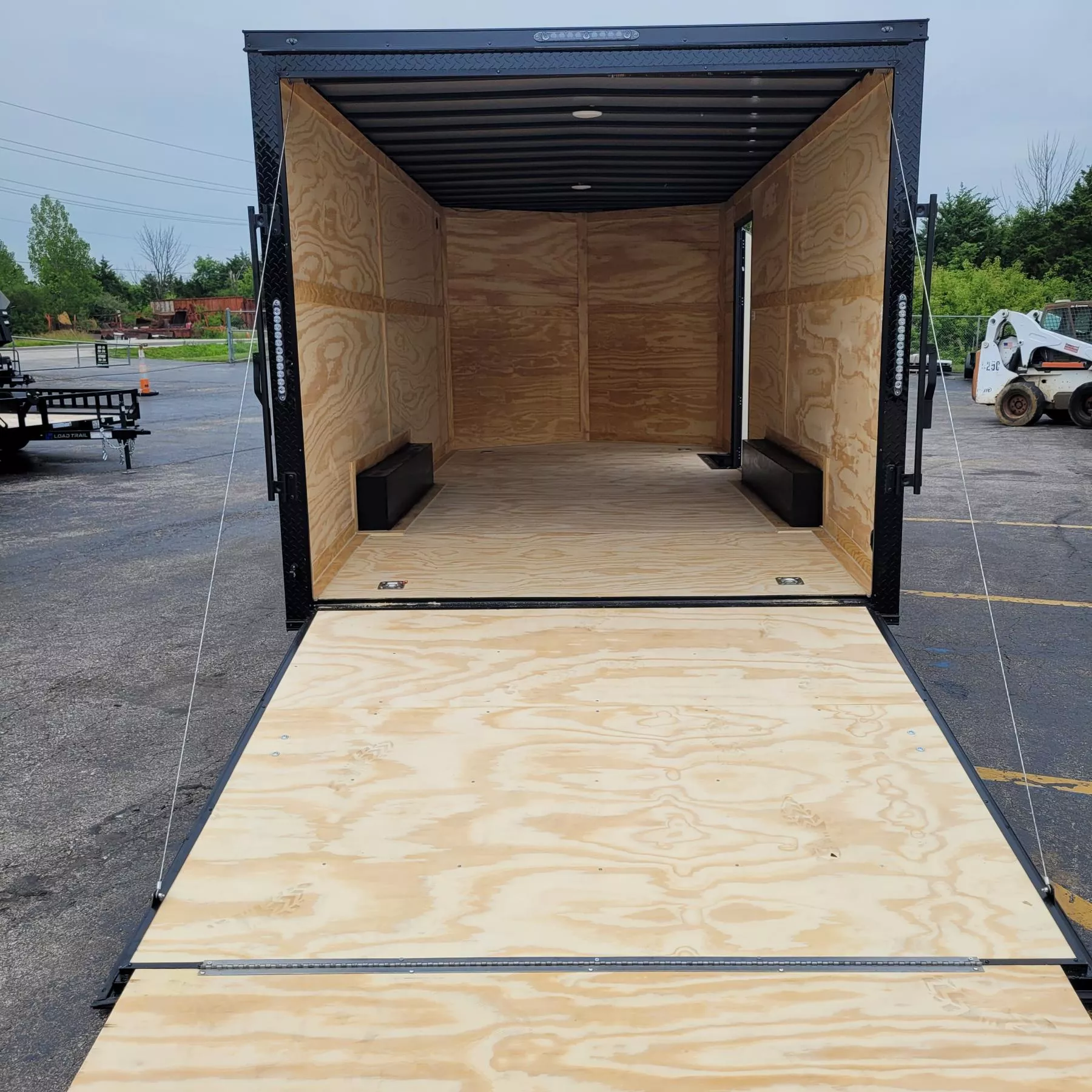 new Cargo (Enclosed) Trailers Diamond Cargo  for sale, in Union, MO Thumbnail 4