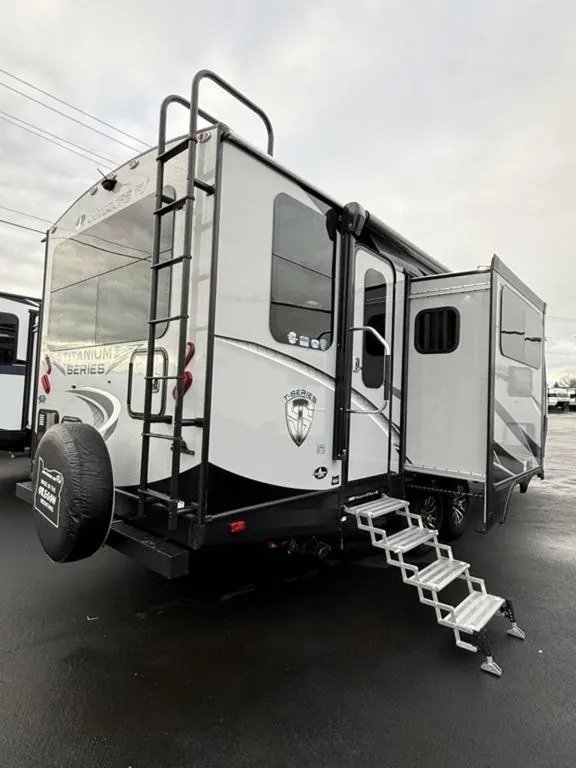 2026 Outdoors RV Manufacturing black stone 260kvs