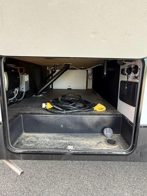 2019 Eclipse RV attitude 4028dgf