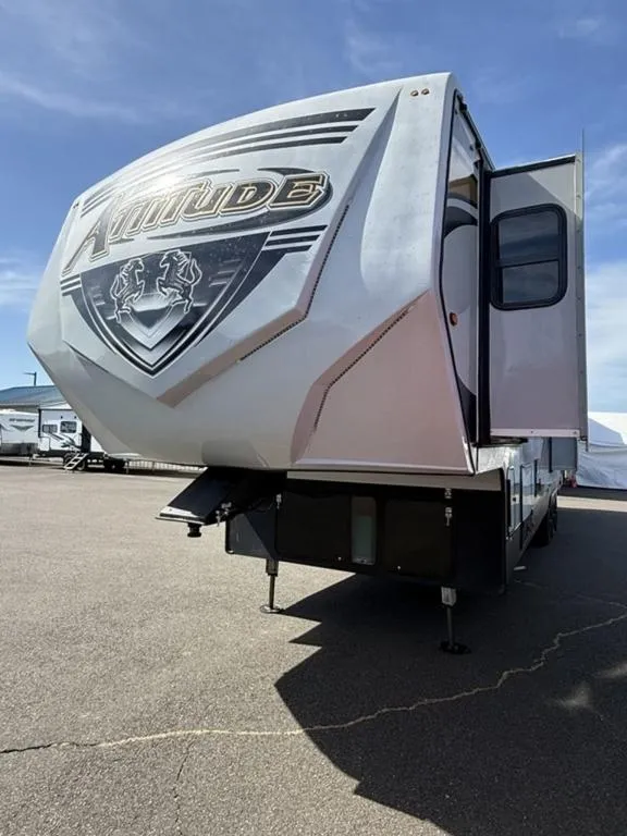 2019 Eclipse RV attitude 4028dgf