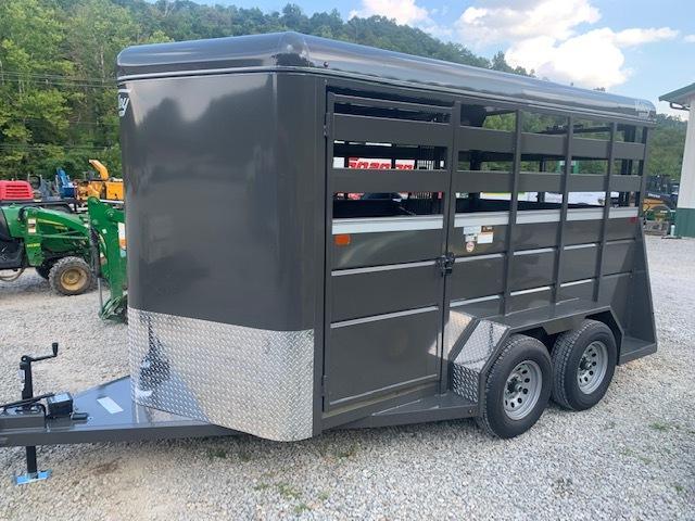 2022 Valley Trailers 2 Horse Economy Slant 14' x 6'8" x 7' (2800) Stock / Stock Combo Trailer 2022 Valley Trailers 2 Horse Economy Slant 14' x 6'8" x 7' (2800) Stock / Stock Combo Trailer
