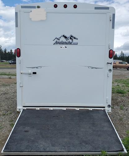 2006 Titan Trailers Avalanche Livestock Trailer 2006 Titan Trailers Avalanche Livestock Trailer
