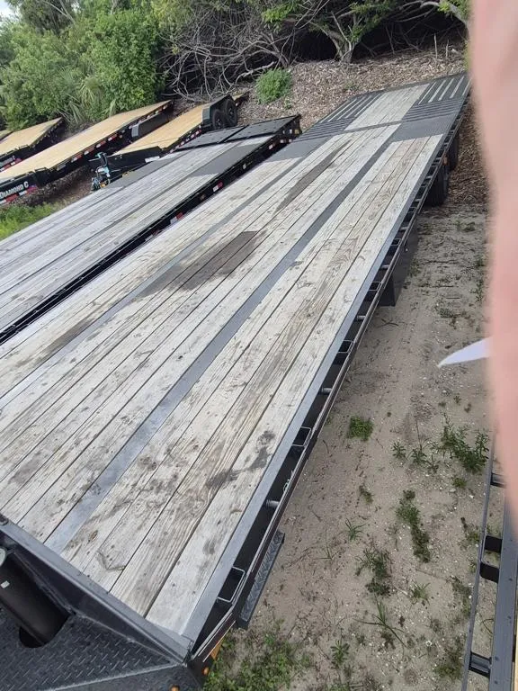 used Equipment / Flatbed Trailers Diamond C Trailers  for sale, in Tampa, FL Thumbnail 2