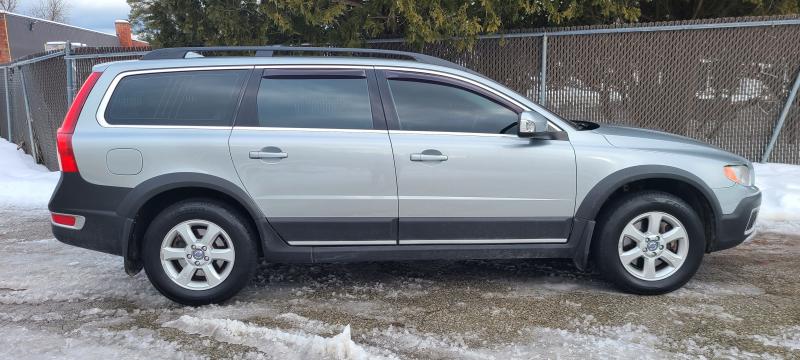 2010 Volvo XC70 Car 2010 Volvo XC70 Car