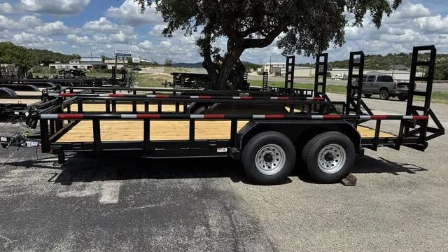 2025 Texas Bragg 83X18 HD FLATBED TRAILER 