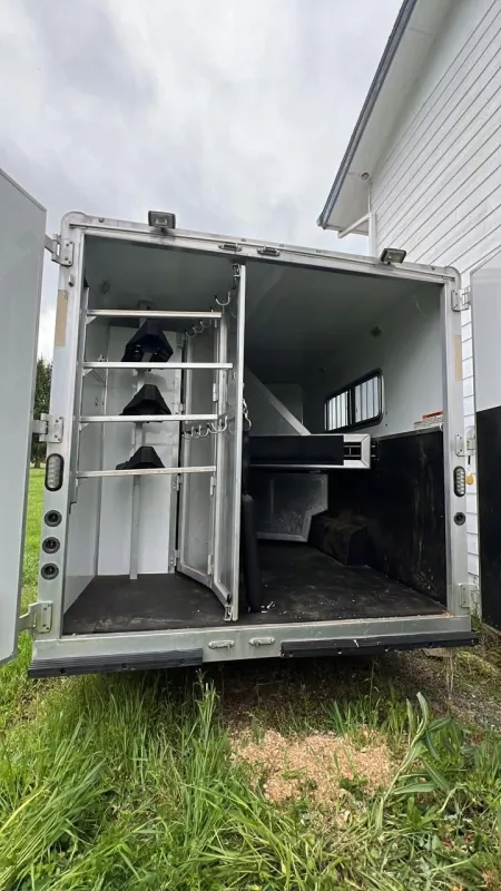 used Horse Trailers Lakota  for sale, in Ridgefield, WA Thumbnail 3