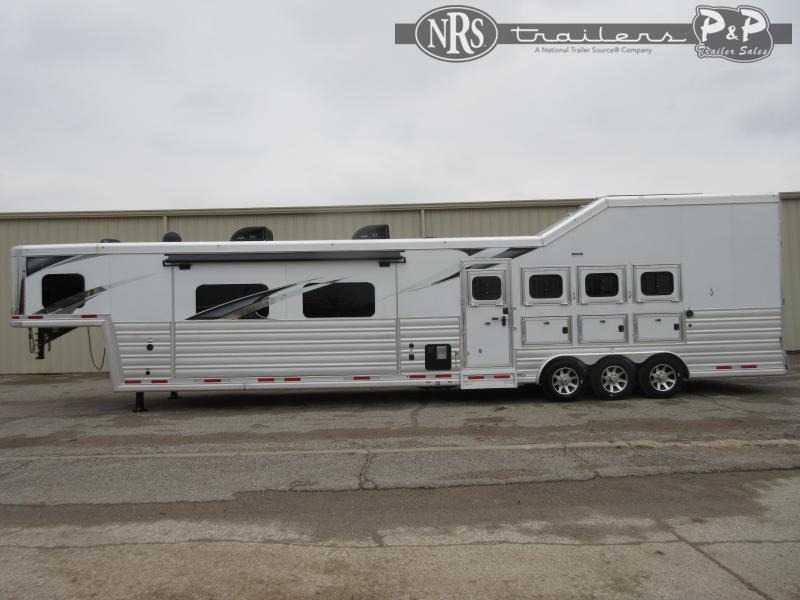 2021 Lakota Bighorn BH8418TCERSL 4 Horse Slant Load Trailer 18 FT LQ w/ Slideouts 2021 Lakota Bighorn BH8418TCERSL 4 Horse Slant Load Trailer 18 FT LQ w/ Slideouts