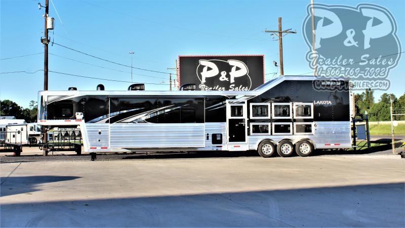 2021 Lakota Bighorn BH8418TCERSL 4 Horse Slant Load Trailer 18 FT LQ With Slides w/ Ramps 2021 Lakota Bighorn BH8418TCERSL 4 Horse Slant Load Trailer 18 FT LQ With Slides w/ Ramps