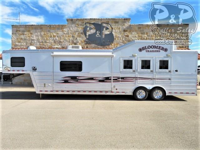 2009 Bloomer 8314 3 Horse Slant Load Trailer 14 FT LQ With Slides 2009 Bloomer 8314 3 Horse Slant Load Trailer 14 FT LQ With Slides