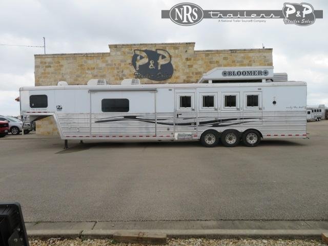 2016 Bloomer 4H15SW 4 Horse Slant Load Trailer 15 FT LQ With Slides w/ Ramps 2016 Bloomer 4H15SW 4 Horse Slant Load Trailer 15 FT LQ With Slides w/ Ramps