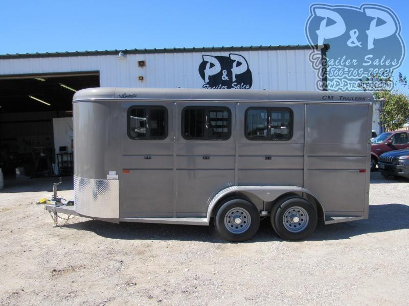 2021 CM DAKOTA 3 Horse Slant Load Trailer 2021 CM DAKOTA 3 Horse Slant Load Trailer