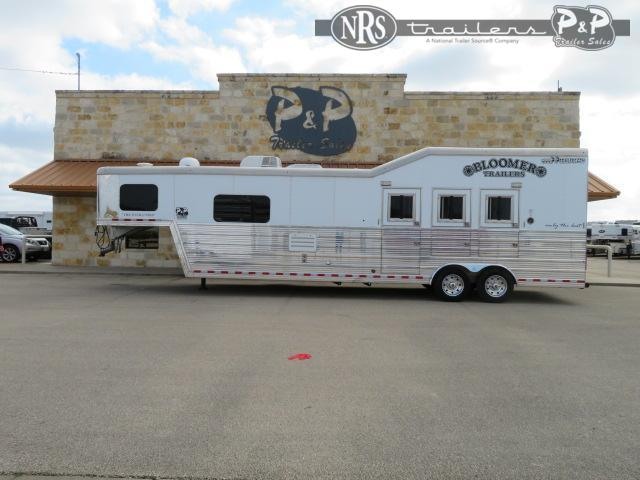 2014 Bloomer 3H 3 Horse Slant Load Trailer 13' 6" FT LQ 2014 Bloomer 3H 3 Horse Slant Load Trailer 13' 6" FT LQ